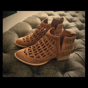 Tan stylish warm weather bootie!!